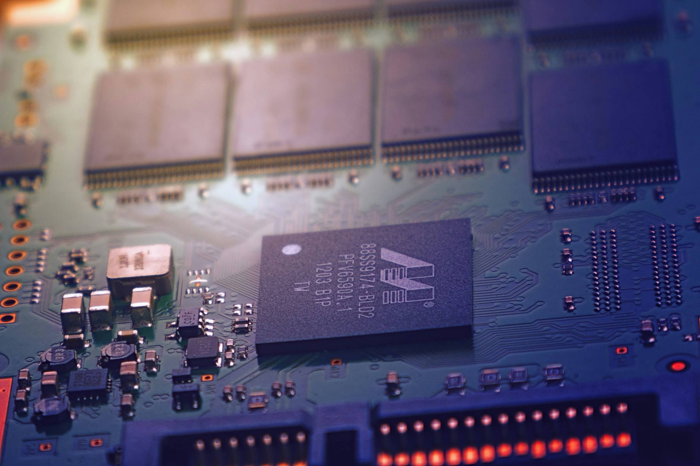 Larger PCB Board for Battery Packs: Simplified Connections